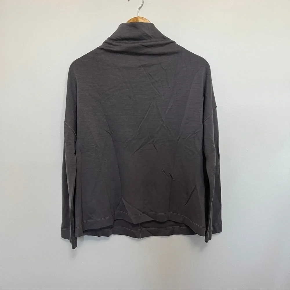 Principal Dancer Funnel Neck Sweater in Lunar Rock Size M
